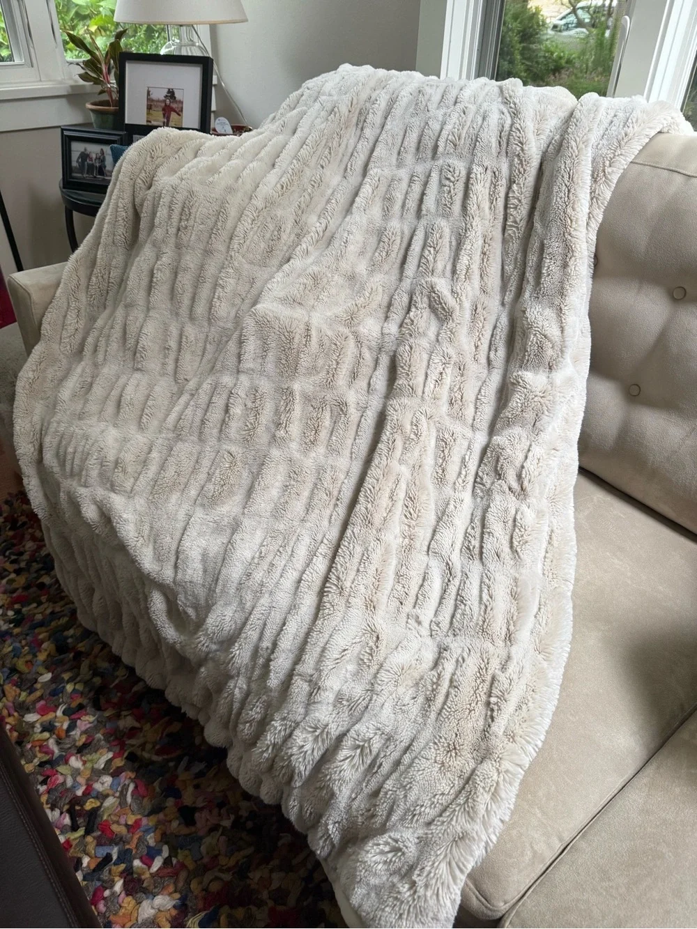 Pottery Barn Ruched Faux Fur Throw Blanket 50x60 Cream EUC
